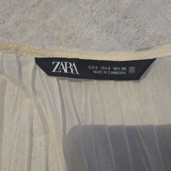 Zara Cream Ruffled Blouse - Picture 4 of 4